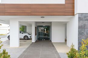 Mirage 2-BR Apt. & Balcony in Larnaca