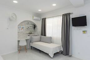Sunny Palace Studio 3