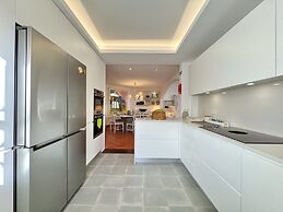 Vilamoura Stylish Villa by Homing