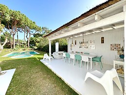 Vilamoura Stylish Villa by Homing