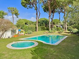 Vilamoura Stylish Villa by Homing