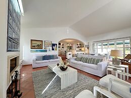 Vilamoura Stylish Villa by Homing