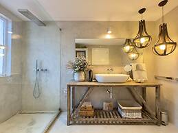 Vilamoura Stylish Villa by Homing