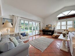 Vilamoura Stylish Villa by Homing
