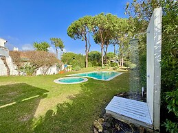 Vilamoura Stylish Villa by Homing