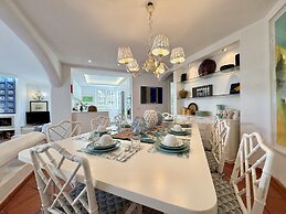 Vilamoura Stylish Villa by Homing