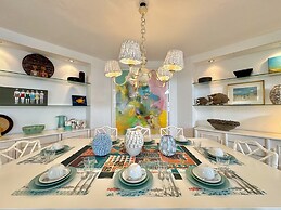 Vilamoura Stylish Villa by Homing