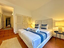 Vilamoura Stylish Villa by Homing