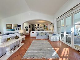 Vilamoura Stylish Villa by Homing