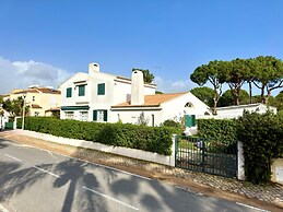 Vilamoura Stylish Villa by Homing