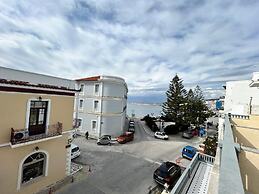 Tinion Urban Hotel