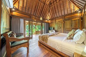 Saughina Ubud Tranquil Ubud Villa With Private Infinity Pool and Jungl