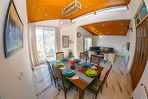 Cozy 4BR Mountain Cottage