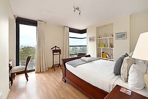 Two Bed Spacious 6th Floor Ocean Views