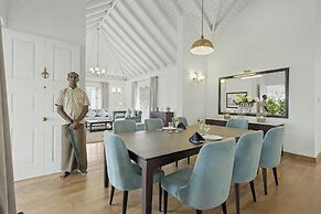 Aadya Tea Bungalow by Aahaasa