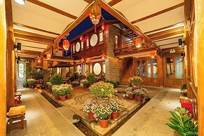 Shile Holiday Courtyard
