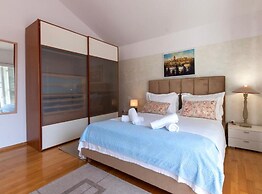 Spacious Villa Radevenjić With Outdoor Pool