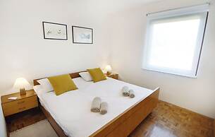Charming Flat Close to Beach