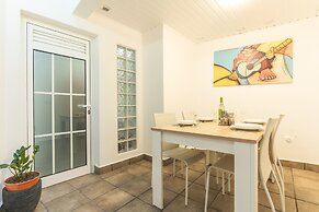 A Casinha by Atlantic Holiday