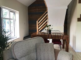 Retro and Quirky 3 Bedroom Apartment