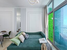 Upgrade Unit with Sea View