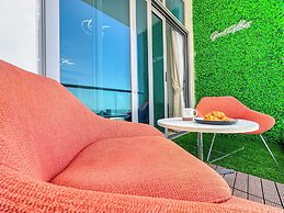 Upgrade Unit with Sea View