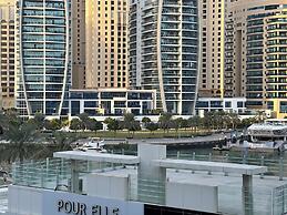 Stylish Studio with Stunning Canal View