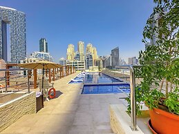 Stylish Studio with Stunning Canal View