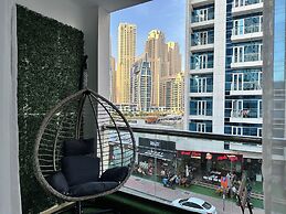 Stylish Studio with Stunning Canal View