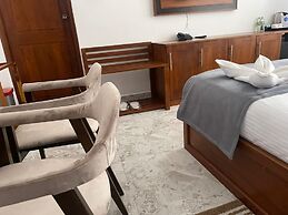 inner pease hotel