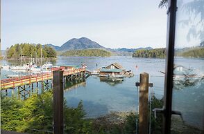 The Shoreline Tofino