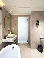 L'Signature Tho Thap Hotel