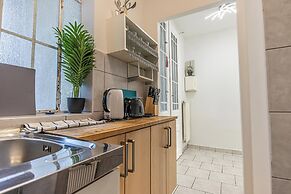 Fully Equipped 1BR Apartment Long Stay
