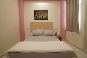HOTEL GRAND CAPITOL