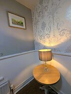 Lakeside Oxford Hotel
