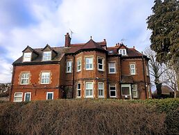 Lakeside Oxford Hotel