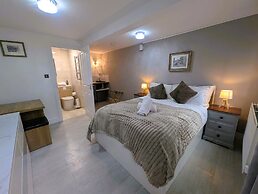 Lakeside Oxford Hotel