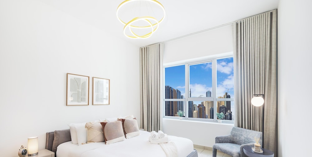 LUX The Armada Suite JLT