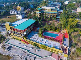 Flying Sparrow Riverside Resort