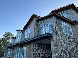 3BR Mountain Cottage
