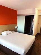Hotel HubOne3 Istres