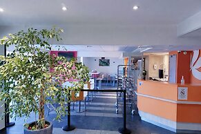 Hotel HubOne3 Istres