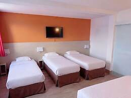 Hotel HubOne3 Istres