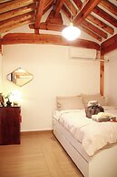 Travel Light Hanok