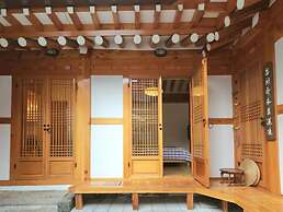 Travel Light Hanok