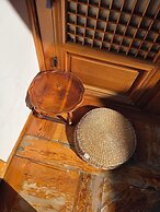 Travel Light Hanok