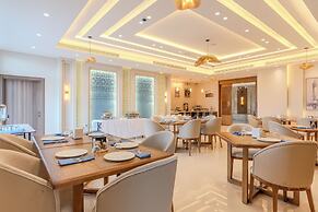 Golden Pillar Hotel