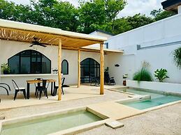 Las Guapas Villa