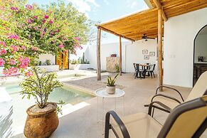 Las Guapas Villa