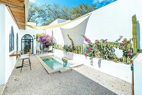 Las Guapas Villa